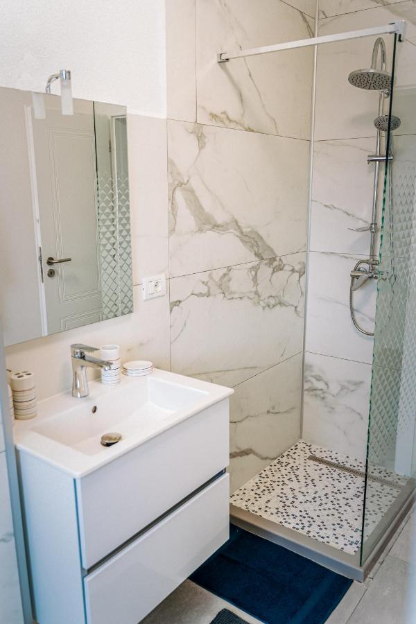 Cozy Apartment In Dumbravita Dumbravita  Ngoại thất bức ảnh
